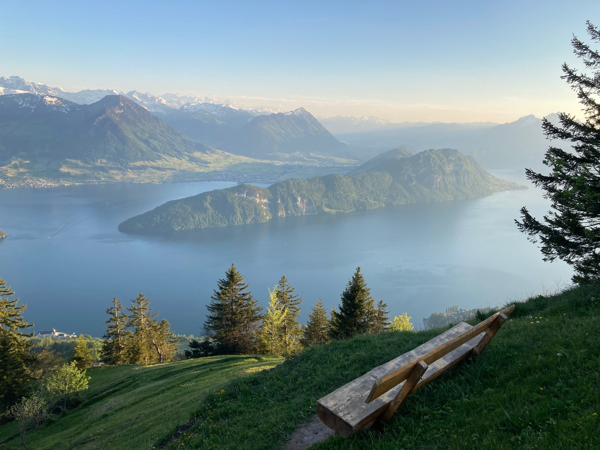 Rigi Felsenweg Wandern auf der Rigi bedeutet beste Aussichten!